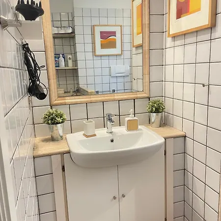 Elegance In Comfort And Style Rom